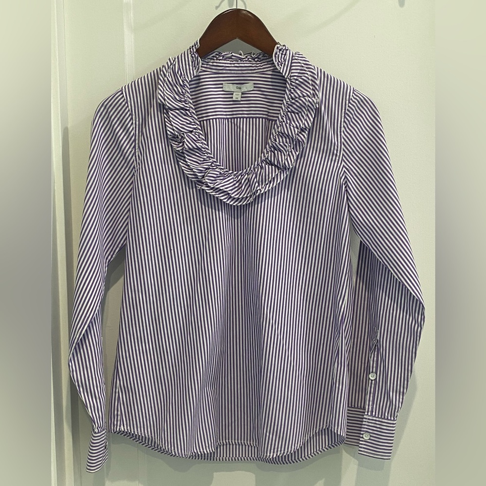 Gap ruffled collar shirt